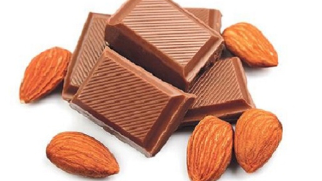 Diversi studi clinici stanno evidenziando gli effetti benefici delle mandorle. Ancora pi&ugrave; se associato al consumo di cacao e cioccolato.