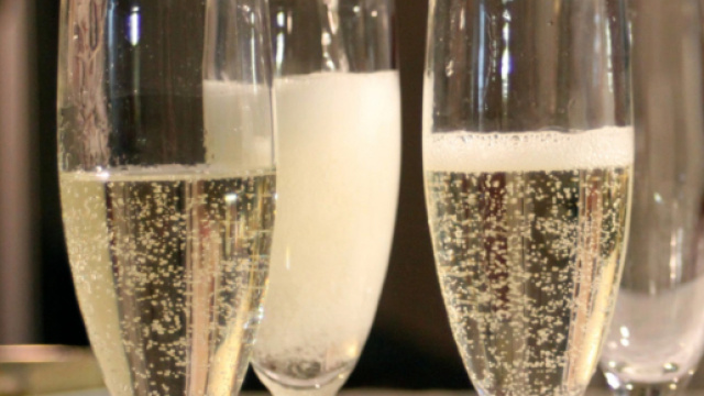 'Fa marcire i denti': accusa degli inglesi contro il prosecco italiano