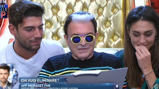 Mattino 5, Malgioglio e l'armadio: 'Era per la pizza, avete esagerato'