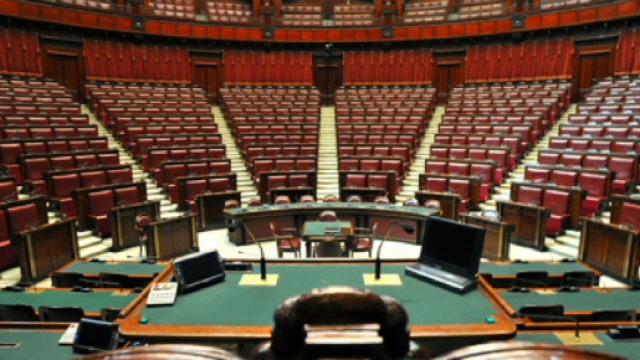 Lo scranno del Presidente nell'aula della Camera dei Deputati