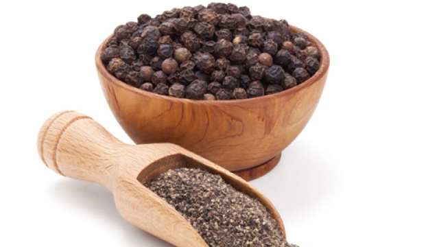 Pepe nero alla salmonella: marca e lotti interessati al ritiro