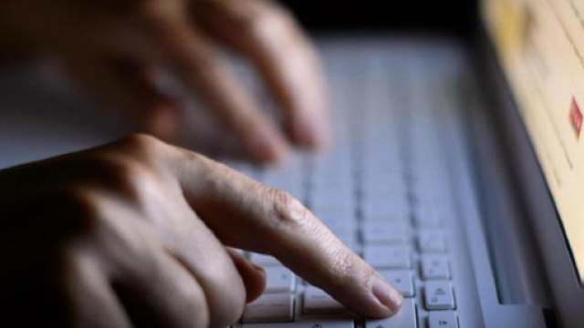 Profilo social finto per adescare ragazzine