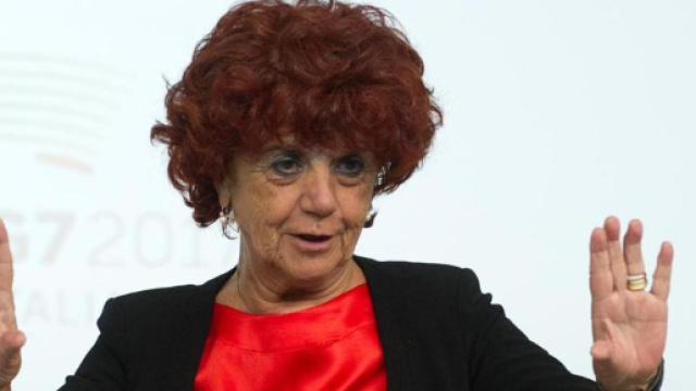 Fedeli e la consecutio, i motivi dell'errato congiuntivo sul Corriere - La Stampa - lastampa.it