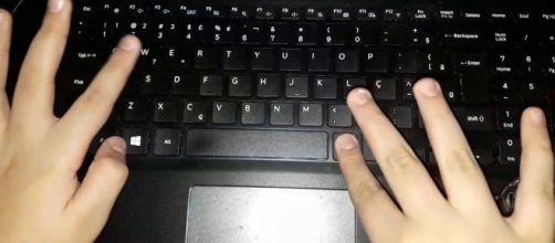 Jovem n&atilde;o foi a primeira a leiloar sua virgindade pela internet