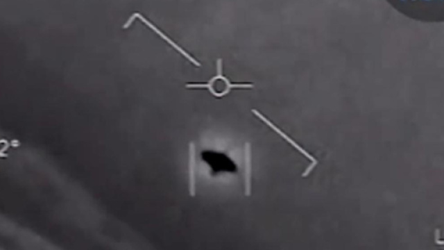 " Esistono prove convincenti che non siamo soli", ha rivelato l'ex capo di un'unit&agrave; segreta del Pentagono UFO.