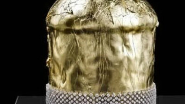 Il panettone in oro (foto di repertorio)