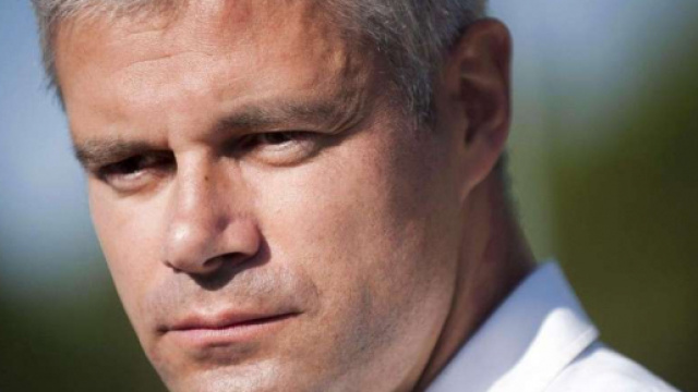 Un Wauquiez ferme dans le regard mais sans strat&eacute;gie sociale et politique.