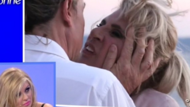 Uomini e Donne, Gemma smascherata: &egrave; lei a chiedere un bacio a Giorgio