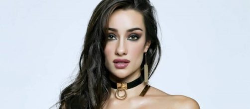 Adara, de Gran Hermano 17, a la conquista de Hugo (GH Revolution)