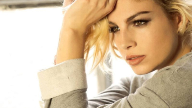 Emma Marrone accusata di aver indossato una pelliccia animale: sbotta sul web