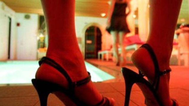 Impiegata in cassa integrazione &egrave; diventata un'escort di lusso.