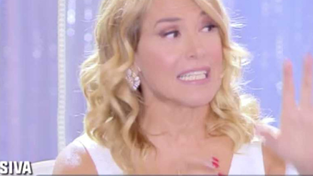 Sospeso Pomeriggio 5 con la D'Urso