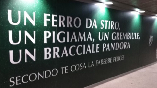 Ecco il cartellone apparso in moltissime citt&agrave; italiane.