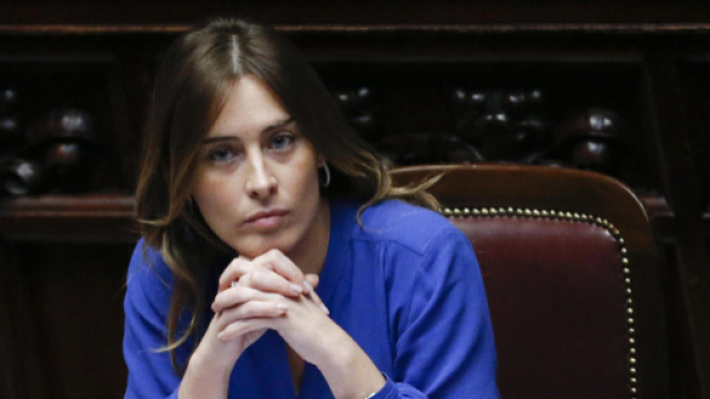 Maria Elena Boschi isolata nel Pd dopo il caso Banca Etruria