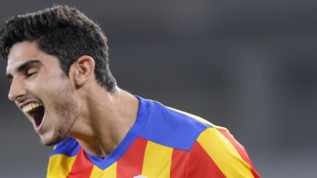 VIDEO: la frappe ph&eacute;nom&eacute;nale de Guedes pour Valence - bfmtv.com