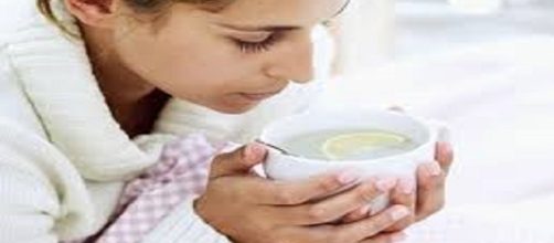 el lim&oacute;n para curar la gripe. fr&iacute;o o caliente