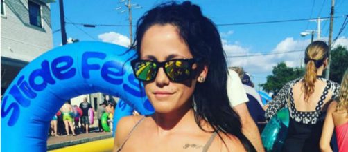 Jenelle Evans poses in a bikini. [Photo via Instagram]