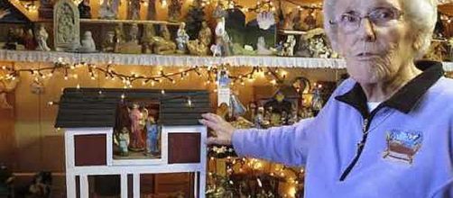 87-year-old Vermont woman displays 1,1400 nativity scenes [Image via News Pulse/YouTube screenshot]