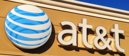 AT&T [Img via Flickr | Mike Mozart]