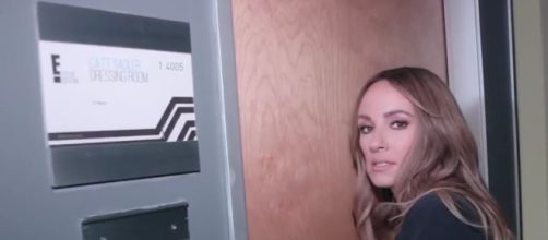 Catt Sadler outside of her E! dressing room - [YouTube / Glam, Inc. Channel]