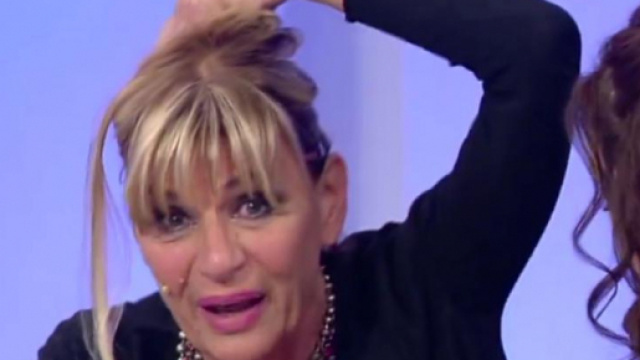 Gemma Galgani scoppia in lacrime davanti a tutti - gossipland.it