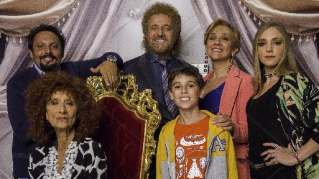 Poveri Ma Ricchi - Foto Enrico Brignano, Anna Mazzamauro ... - ivid.it