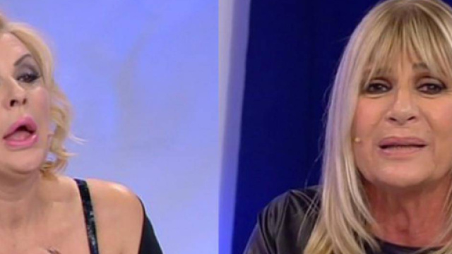 Rissa a Uomini&Donne: Tina Cipollari e Gemma Galgani, vengono alle ... - superguidatv.it