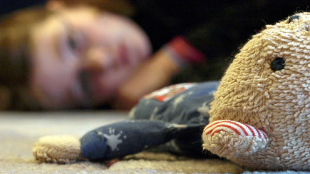 Venduta dalla mamma per pochi euro. Ragazzina costretta alla prostituzione. Coinvolto anche un prete