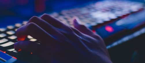 Top online gamers got there by playing consistently and practicing their moves early in a game. [Photo by Soumil Kumar from Pexels].