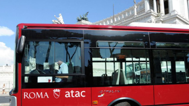 Un dipendente della societ&agrave; Atac Roma