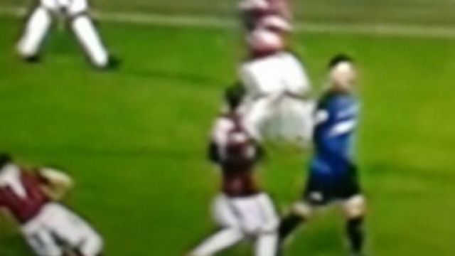 Un momento di del derby di Coppa tra Milan e Inter