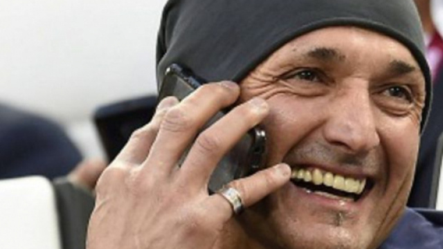 Foto di Spalletti a telefono - RomaToday