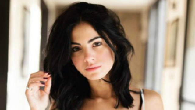 Giulia de Lellis diventa insegnante di geografia?