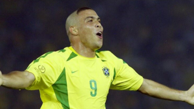 Voici l'histoire de Ronaldo, footballeur br&eacute;silien Incroyable !