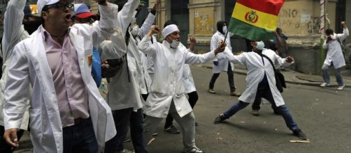 Los galenos bolivianos no est&aacute;n dispuestos a dialogar mientras el 205 siga vigente