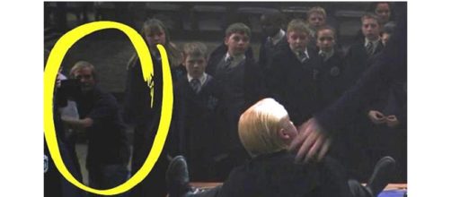 Membros da produ&ccedil;&atilde;o &eacute; o mais comum de se encontrar em meio as cenas