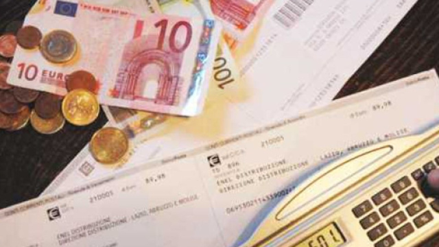 Bollette a 28 giorni, l'iniziativa del Codacons per chiedere il ... - fanpage.it