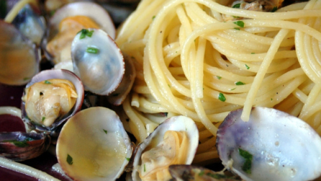 Le vongole sono troppo piccole e lui stalkera il 911