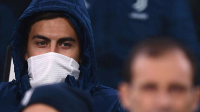 Paulo Dybala, 24 anni, costretto a seguire dalla panchina un match della Juventus