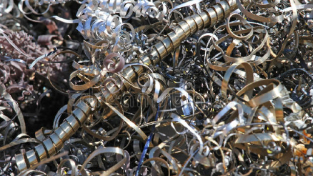 Donna russa mangia per anni oggetti in ferro