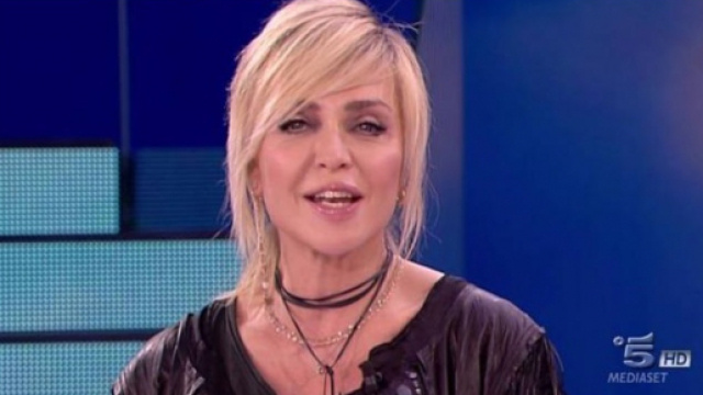 Gossip: Paola Barale contro 'Chi', Cecilia Rodriguez attacca l'ex Monte?