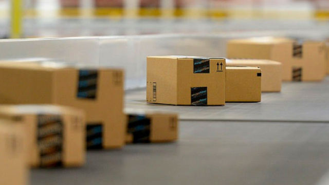 I pacchi della compagnia Amazon