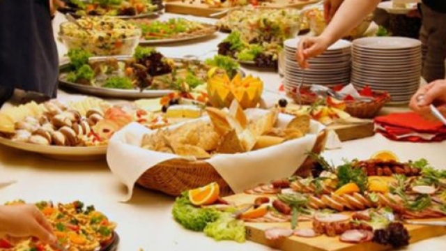 Pranzo di Natale, a tavola vince il cibo made in Italy: spesi 2.3 ... - gds.it