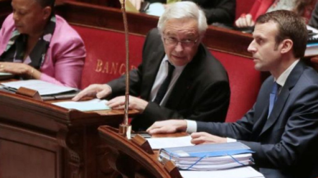 Taubira avale son chapeau sous l'&oelig;il de Macron - Lib&eacute;ration - liberation.fr