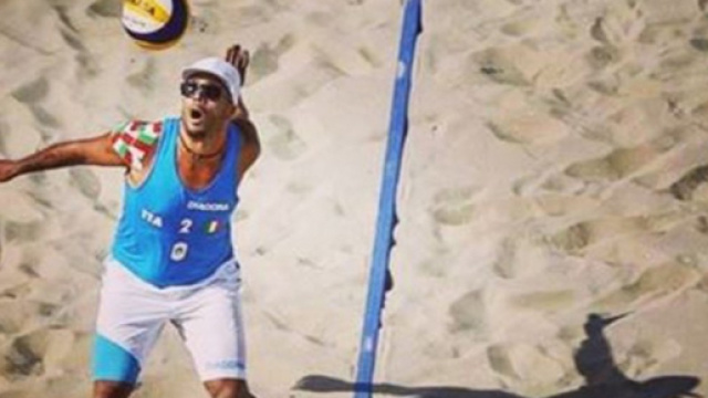 Adrian Carambula mentre esegue la sua famosa skyball