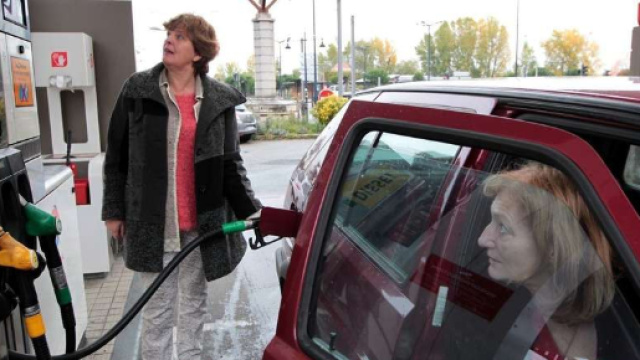 Carburants : on a l'&oelig;il fix&eacute; sur les prix &agrave; la pompe - Sud Ouest.fr - sudouest.fr
