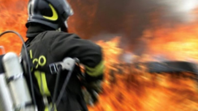 Incendio a Mercato San Severino: tre persone morte carbonizzate in ... - today.it