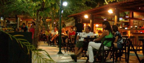 Restaurante na Rua do Mucug&ecirc; - Arraial d&acute;Ajuda - Bahia