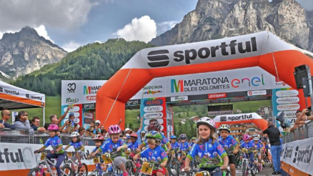 Novemila cicloamatori pronti a cimentarsi nella Maratona dles, foto di repertorio