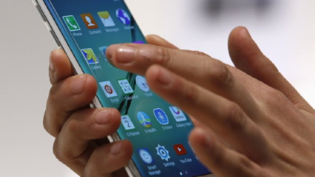 Uno smartphone di ultima generazione - lazionauta.it